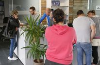 La recepci�n del complejo abri� sus puertas a las diez de la ma�ana. 