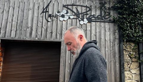 Iv&aacute;n Prado, na s&uacute;a adega A man de Prado, en Sober.