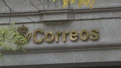 Fachada de una sede de Correos en Madrid.