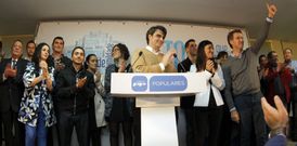 Diego Calvo y Feijoo arroparon a los populares rianxeiros en la presentaci�n de la lista. 