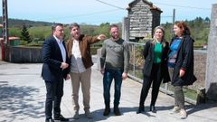 El presidente provincial y la diputada de V�as e Obras, en compa��a del alcalde y otros representantes municipales