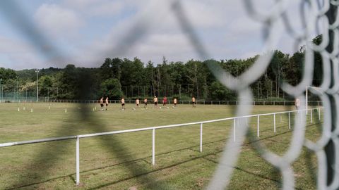 El Campus Sporty disfruta de Allariz.Las actividades ldicas y deportivas animan los quince das de actividad en el cmping y la ciudad deportiva de O Seixo