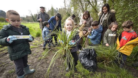 Voz Natura: alumnos del CRA de Vilaboa, con la asociaci�n Vaipolor�o en B�rtola 