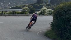 Miguel Garc�a subiendo el Naranco