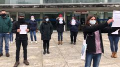 Concentraci�n de protesta organizada el martes ante la sede de la Xunta en Lugo por el anpa del colegio Poeta Ux�o Novoneyra