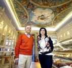Montserrat Gonz�lez y Jose Ram�n Rodr�guez regentan el local.
