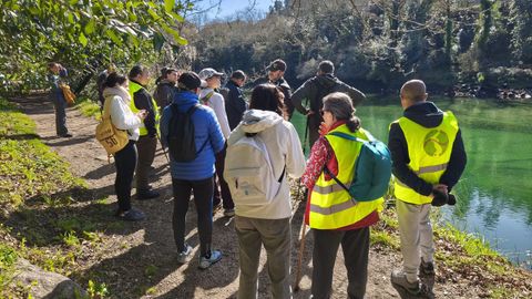 La ruta por el L�rez de este domingo fue guiada por el bi�logo Cosme Dami�n Romay, del grupo ecologista H�bitat