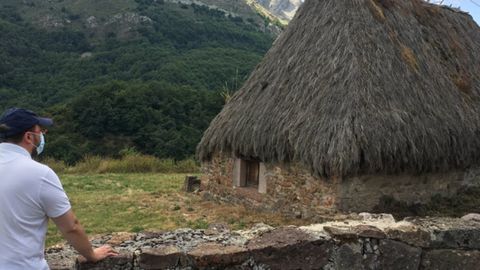 El presidente del Principado, Adri�n Bar�n, ante un teito