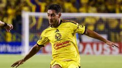 El central uruguayo Sebasti�n C�ceres apunta al Celta.