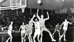 Rull�n, aqu� con el n�mero 12 en un partido contra el OAR en 1982, fue el jugador m�s destacado del Real Madrid en la final de Ourense