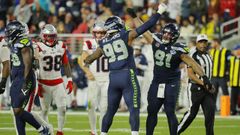 Leonard Williams y Byron Murphy II reaccionan durante la Super Bowl.