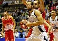 Giannopoulos, con el nmero 31 en segundo trmino, en su visita a Sar con el Manresa. 