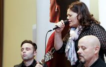 Mar�a do Ceo acompa�ada do su marido e seu fillo