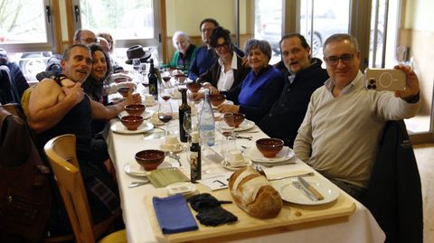 Na comida desta segunda edici�n da festa gastron�mica do Incio participaron m�is de trescentas persoas