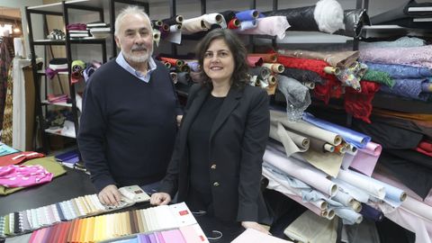 Santy Martnez y Patricia Aneiros, en una foto tomada esta semana en el emblemtico comercio de la calle de la Iglesia