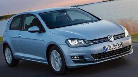 Volkswagen Golf | 16.700 ?. Precio de partida, incluido el descuento del concesionario. Con 568 unidades matriculadas hasta junio.