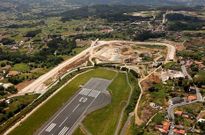 Imagen a�rea de la pista de Alvedro tomada en junio del a�o pasado.
