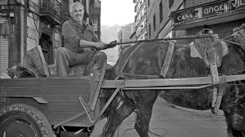 Venta ambulante de Carbon. Langreo. Asturias 1995