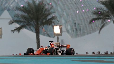 El McLaren de Fernando Alonso, durante las clasificaciones en Abu Dabi