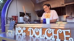 Cati Lorenzo, en la �food truck� de su empresa de gofrest crepes sin gluten Icy Dolche