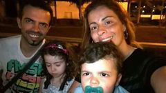 Sergio Machado y L�gia Sousa, con sus dos hijos