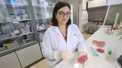 Vanesa Garc�a, que estudi� Biolog�a en la Universidad de Oviedo, forma parte del Laboratorio de Referencia de Escherichia coli (LREC), que tiene su sede en la Facultad de Veterinaria del campus lucense