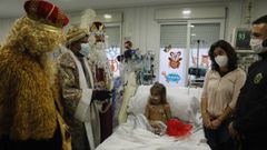 Visita de los Reyes Magos al Hospital de Ourense.