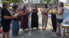El grupo de pandereteiras de Bri�n no falt� a su tradicional actuaci�n