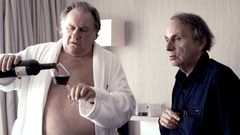 Michel Houellebecq (a la derecha) y G�rard Depardieu, en la pel�cula �Thalasso� (2019) que dirigi� Guillaume Nicloux.