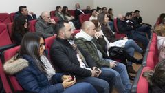 Profesionales tur�sticos. La asociaci�n APTCM sigue manteniendo encuentros por la comarca con el sector. El colectivo de la Costa da Morte lleg� ayer a Vimianzo, donde fue recibido por unas 40 personas, entusiasmadas con estas jornadas, poco habituales en la zona. Varios de los asistentes mismo se hicieron socios. La pr�xima y �ltima cita ser� en la Casa da Cultura de Cee, hoy mismo, a las 18.00 horas. Est� abierta a los empresarios especializados