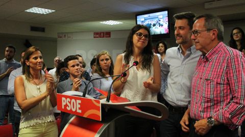 Jos� Mar�a P�rez, entre Raquel Ruiz y Sergio Rebollo, en la Casa del Pueblo de Gij�n