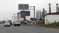 La carretera provincial entre Monforte y Neiras es la que da acceso al polgono industrial de O Reboredo