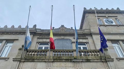 Banderas a media asta en el concello de Marn