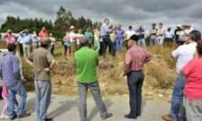 A la protesta asistieron vecinos y miembros de los concellos de Ortigueira, Moeche y Cerdido. 