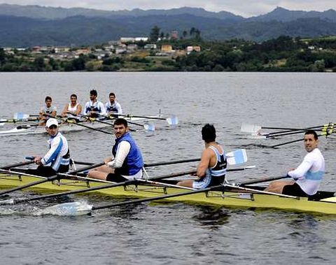 Los remeros tudenses se mostraron muy fuertes.