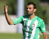 El defensa coru��s, de 33 a�os, vive su primera campa�a en el Somozas. 