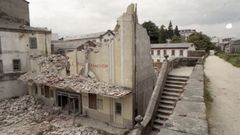 La demolici�n se llev� a cabo con rapidez y el edificio pronto qued� reducido a restos