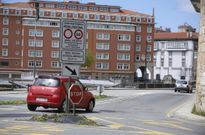 Muchos conductores se desconciertan al llegar al cruce, donde ya no hay agentes. 