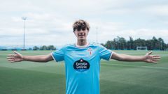 El canterano del Celta David Sueiro, tras renovar su contrato hasta el 2029.