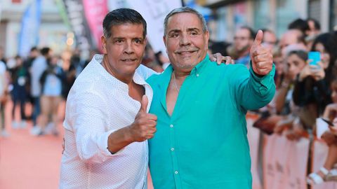 Juan Salazar, a la derecha, con su hermano Jos�