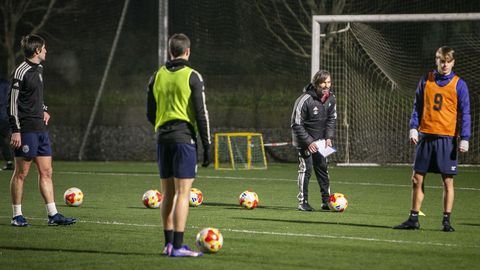 Bonilla ya dirigi� su primera sesi�n de entrenamiento.