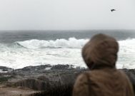 Las rachas de viento en la costa y el oleaje volvieron a ofrecer un espect�culo en el litoral barbanzano. 