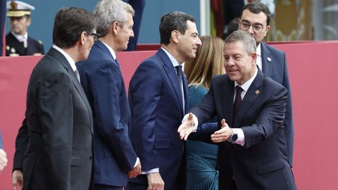 El presidente de la Xunta, Alfonso Rueda, el presidente de Andaluca, Juanma Moreno junto con el presidente de Asturias, Adrin Barbn , el presidente de Castilla La-Mancha, Emiliano Garca-Page