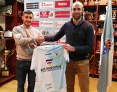 Jo�o Camacho -izquierda- y el director deportivo, Pedro Quinteiro. 
