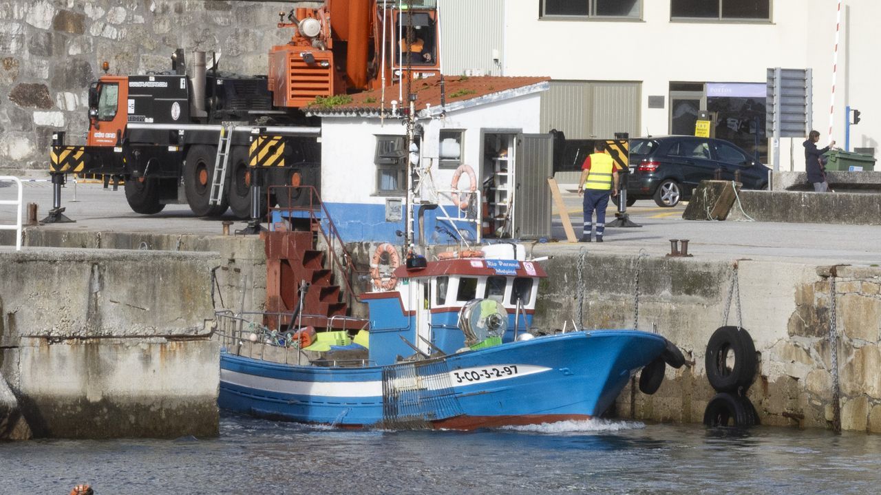 Reabren las compuertas del puerto de Malpica para liberar ocho embarcaciones