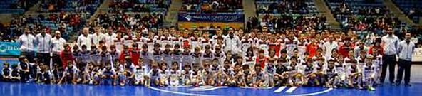 Aparte del primer equipo, que compite en la m�xima divisi�n desde hace diez a�os, el Santiago Futsal tiene representaci�n en todas las categor�as inferiores.