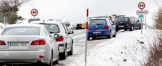 Puntos como O Cebreiro se llenaron de visitantes, que aprovecharon la jornada de s�bado para ver la nieve.