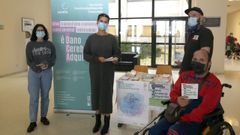 La asociación Sarela instaló una mesa informativa en el hospital de Barbanza.