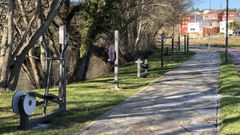 Parque biosaludable en el paseo fluvial de Baio