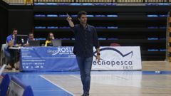 Javi Llorente, entrenador del Mar�n Peixe Galego, en una imagen de archivo
